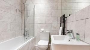 The Station Apartment- A Stunning Space, Close To The City Centre Image 2