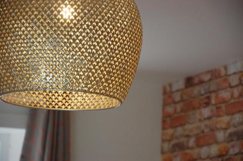 Central york apartment * gold sofa* parking sometimes available Image 1