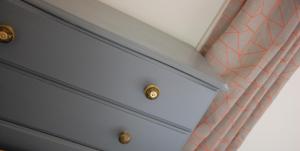 Central york apartment * gold sofa* parking sometimes available Image 2