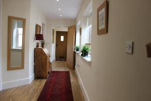 Mistletoe Cottage Image 2