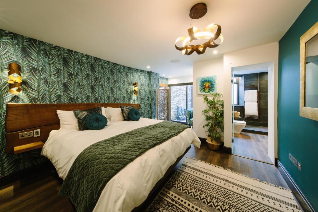Absoluxe Suites Image 1