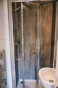 Wensleydale Glamping Pods Image 3