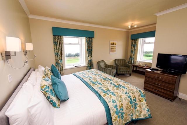 Raven Hall Country House Hotel Image 3