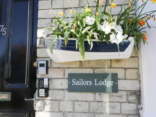 Sailors Lodge Image 4