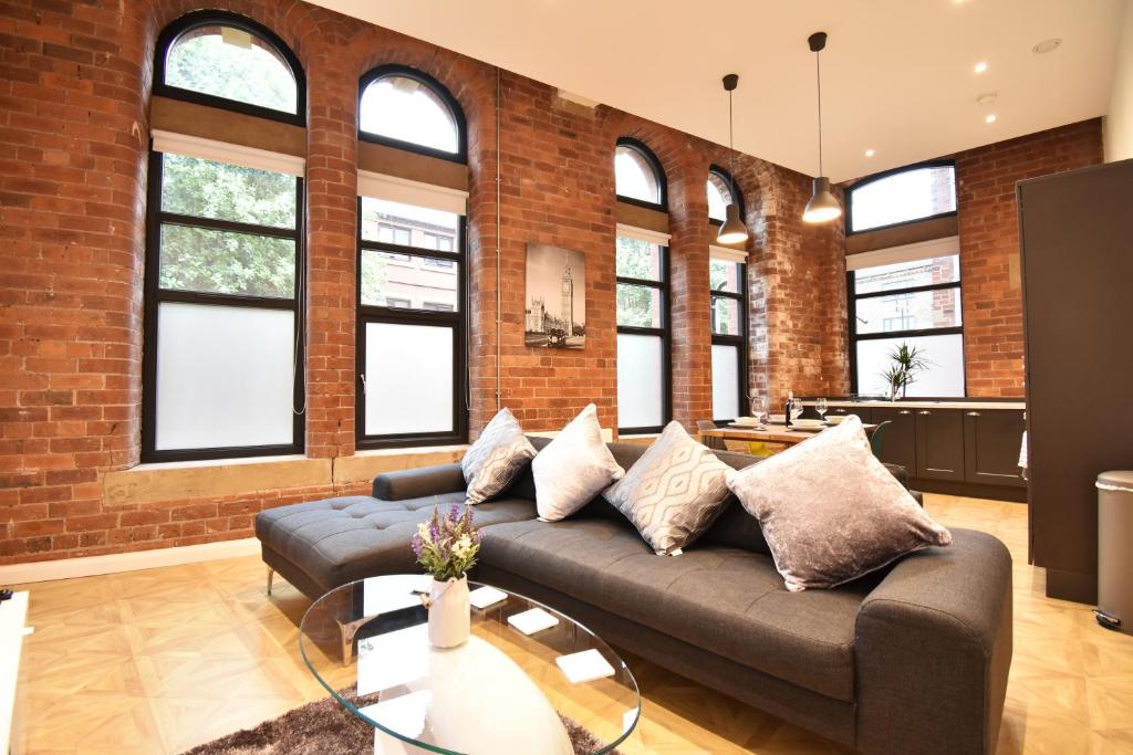 Aire Apartments New York Styled Luxury Apartments Image 1
