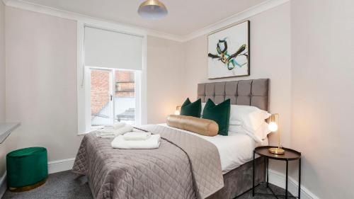 Stylish and most central 2 bed City Centre Apartment Image 3