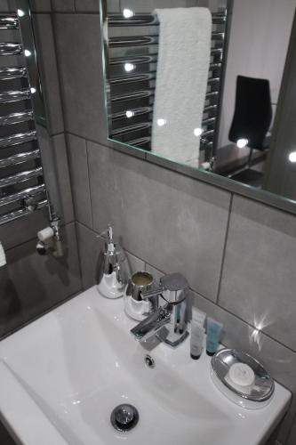Halifax House, Studio Apartment 213 Image 7