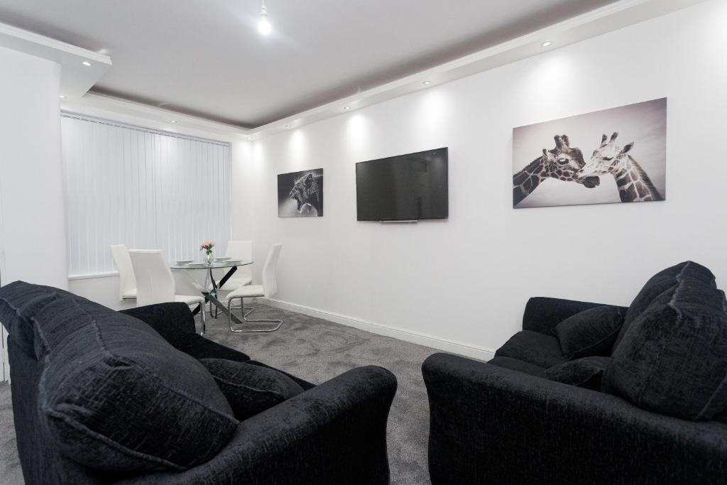 Leeds House Image 1