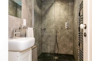 City Apartments - Priory Street Image 3