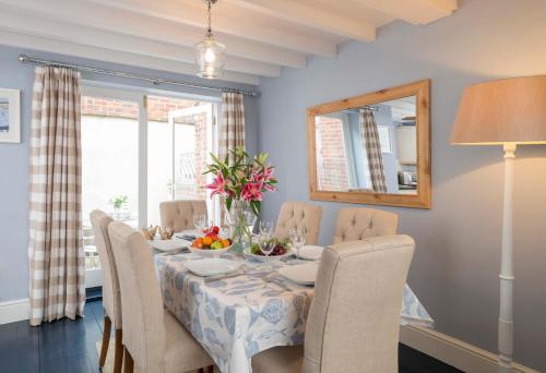 Adventure Cottage Image 1