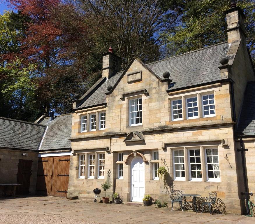Manor Cottage Image 3