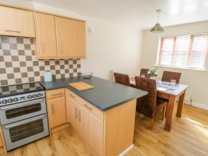 Abrahams Cottage Image 4
