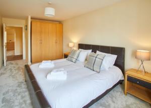 Host & Stay - The Holt Apartment Image 3