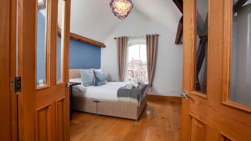 City Centre Penthouse Apartment Woodmills Quay Image 2