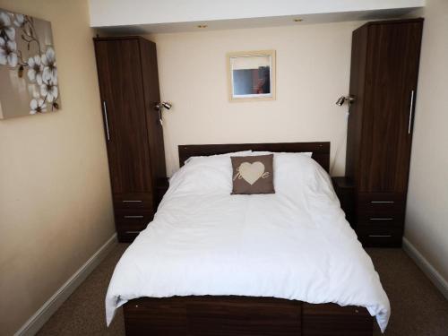 Contemporary Cottage Holidays Image 1