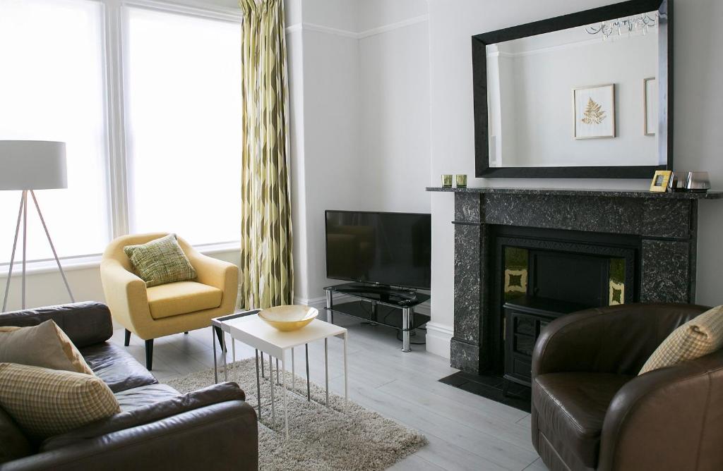 Glebe Apartment 1 Image 1