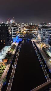 Leeds City Apartment Image 1