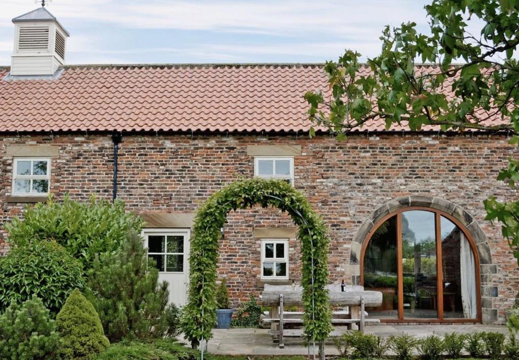 Cherry Tree Barn Image 1