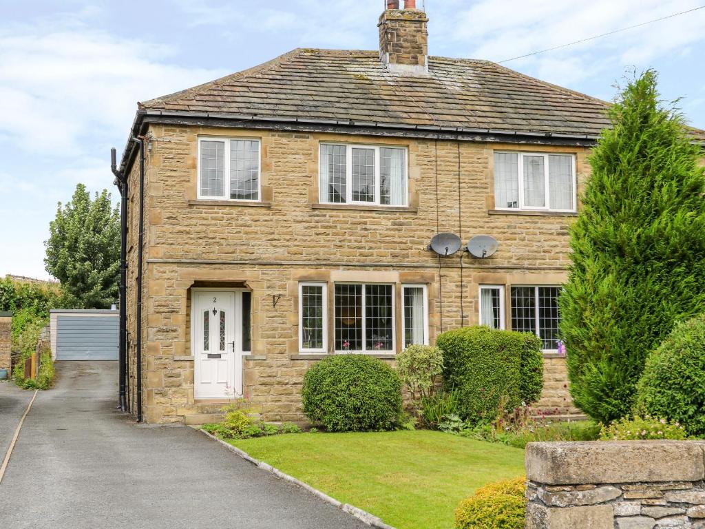 2 Ings Avenue Image 1