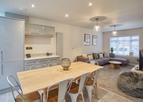 Host & Stay - The Birds Nest Apartment Image 8