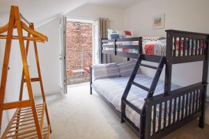 Host & Stay - Number 2 at Pannett Apartments Image 1