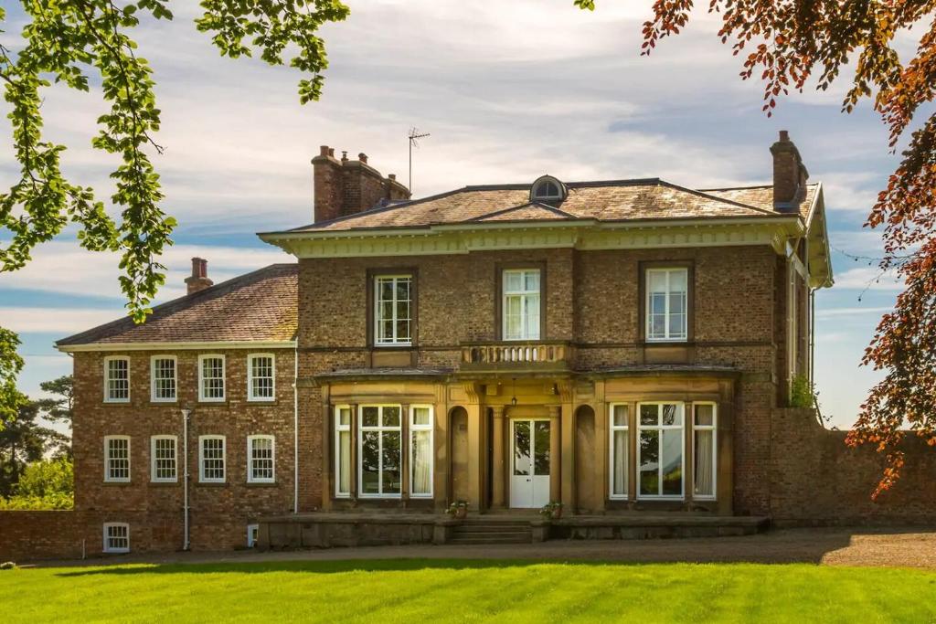 The Wing at Brook Hall Image 1