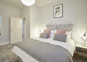 Host & Stay - Glencoe Apartments Image 11