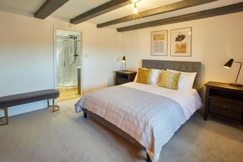 Host & Stay - The Coach House Image 2