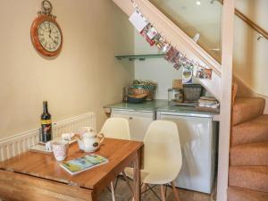 Hedgehog Cottage Image 3