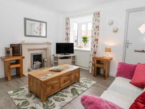 Little Daisy Cottage Image 2