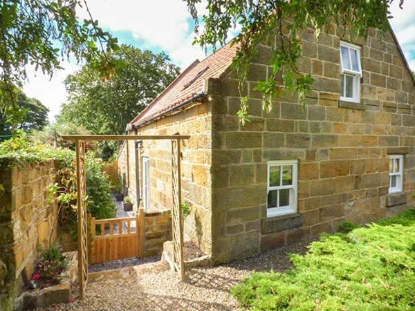 Quakers Cottage Image 2