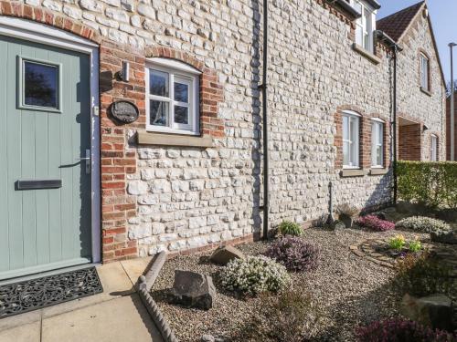 Pebble Cottage Dunnscroft Image 2