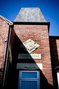 Tower House Executive Guest House Image 1