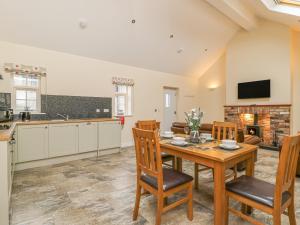 Pear Tree Cottage, York Image 2