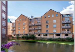 16 John Walker House Image 1