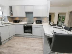 Apartment 3 Image 2