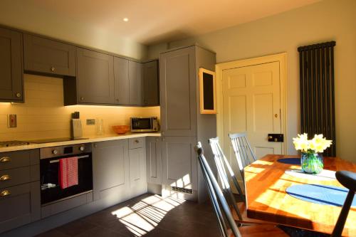 14 St Saviours Place, YORK Image 1