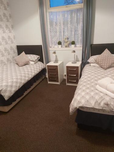 The Vale Apart Hotel Image 1