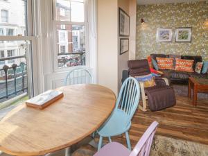 Flat 4 Image 2