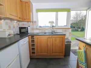 The Cottage, Driffield Image 3