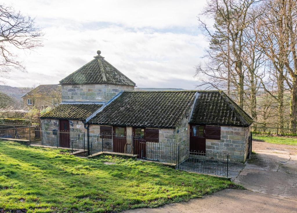 Sycamore Cottage - Yorkshire Coast Holiday Lets Image 1