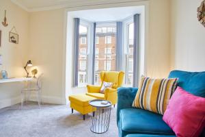 Host & Stay - The Funky Robin Apartment Image 3