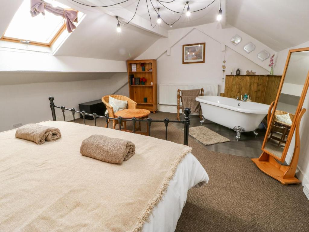 Whinswood Cottage Image 1