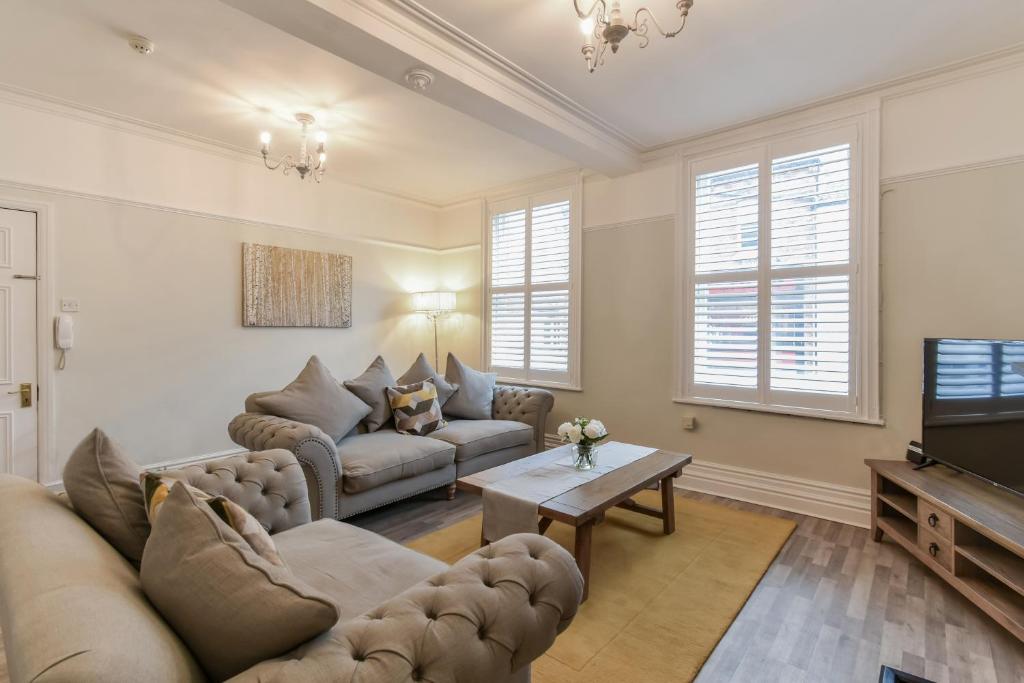 Gillygate Nest with Free Allocated Parking Image 1