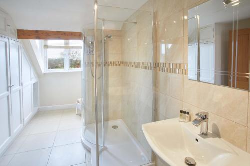 Host & Stay - Brook Villa Image 2