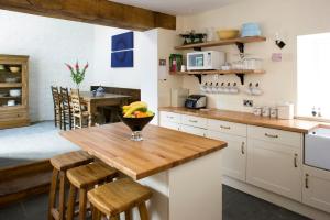 Morton House 4brm and Stable Block 3brm in Masham - Grade 2 listed Image 1