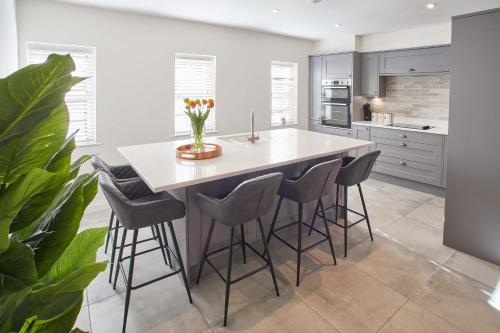 Host & Stay - The Birds Nest Apartment Image 10