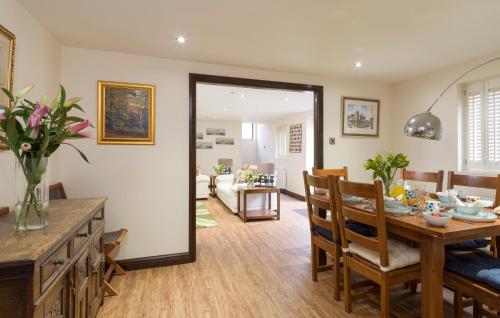 Rose Cottage, Filey Image 1