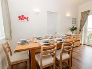 8 Mere View Avenue Image 2
