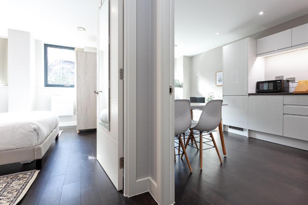 Primero Apartments-The Fitzgerald Apartments Image 2